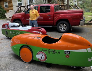 Pedallı bir velomobil…